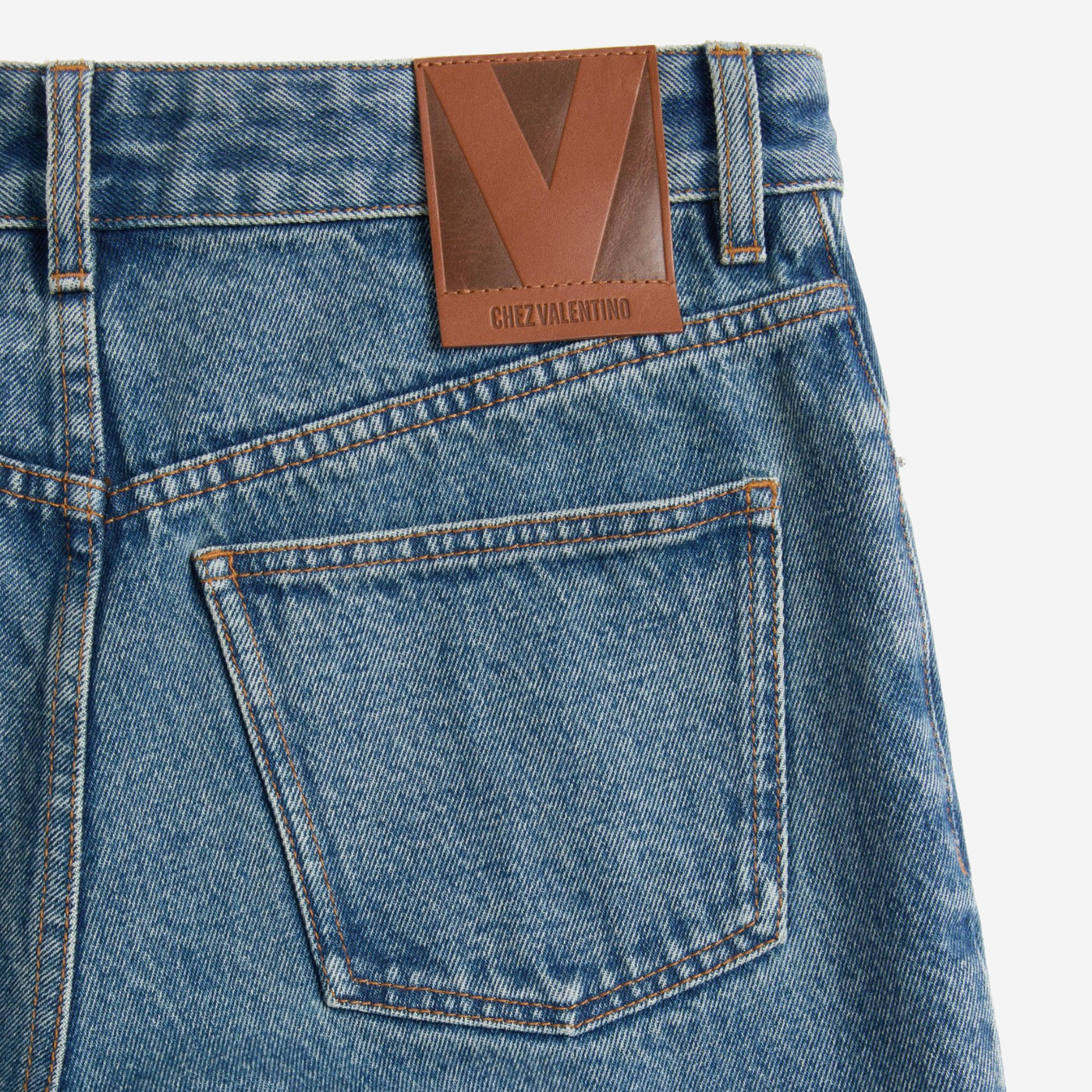 デニム・ジーパン VALENTINO SS25 Valentino Jeans (6B0DD19X 94V558) Jeans with floral print fabric border detail VALENTINO