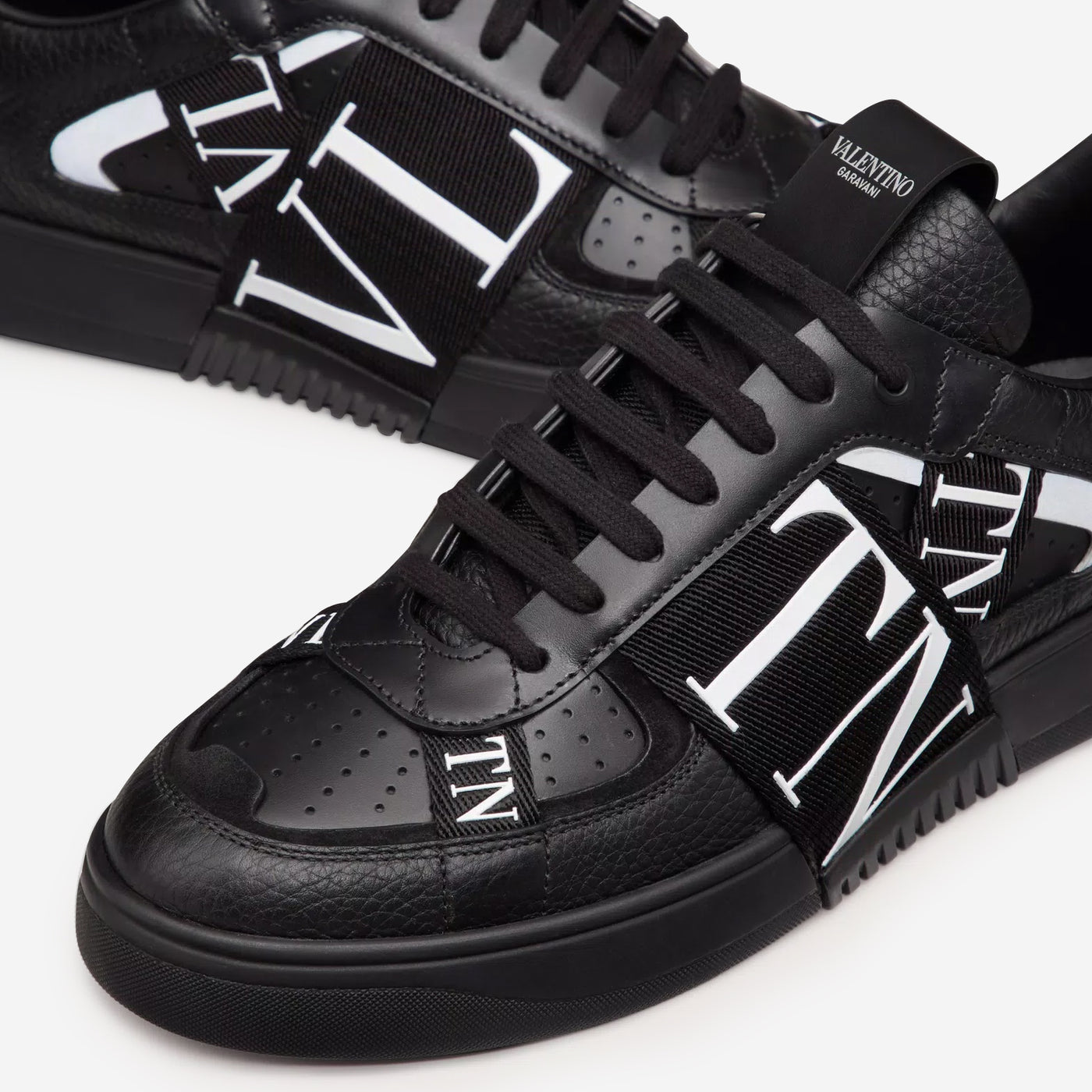 Valentino Garavani Low-Top VL7N Bands Sneaker